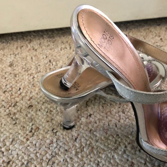 Shoes - Picture 4 of 4